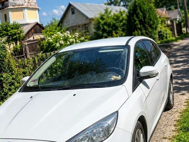 Белый Форд Фокус, объемом двигателя 1.5 л и пробегом 225 тыс. км за 8500 $, фото 2 на Automoto.ua