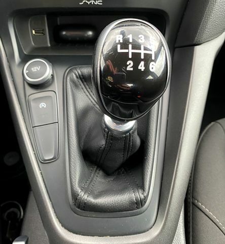 Білий Форд Фокус, об'ємом двигуна 1 л та пробігом 17700 тис. км за 7190 $, фото 8 на Automoto.ua