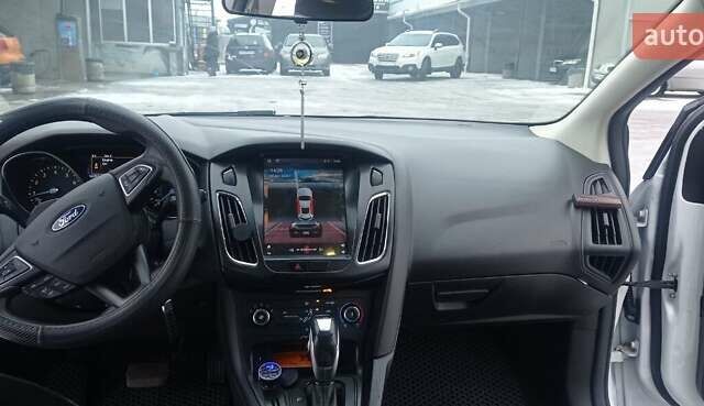 Білий Форд Фокус, об'ємом двигуна 2 л та пробігом 182 тис. км за 8700 $, фото 7 на Automoto.ua