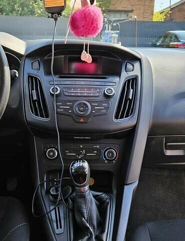 Белый Форд Фокус, объемом двигателя 2 л и пробегом 213 тыс. км за 8999 $, фото 11 на Automoto.ua