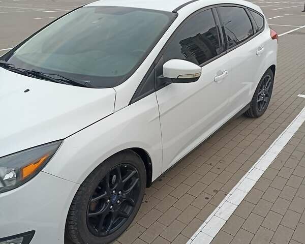 Белый Форд Фокус, объемом двигателя 2 л и пробегом 152 тыс. км за 8700 $, фото 1 на Automoto.ua