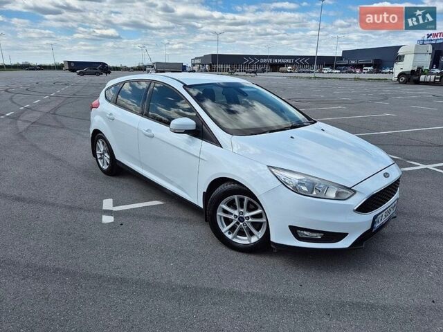 Белый Форд Фокус, объемом двигателя 1 л и пробегом 131 тыс. км за 10300 $, фото 1 на Automoto.ua