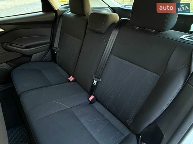 Белый Форд Фокус, объемом двигателя 2 л и пробегом 143 тыс. км за 9499 $, фото 11 на Automoto.ua