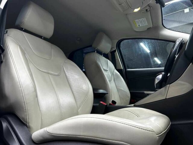 Білий Форд Фокус, об'ємом двигуна 2 л та пробігом 177 тис. км за 8700 $, фото 15 на Automoto.ua