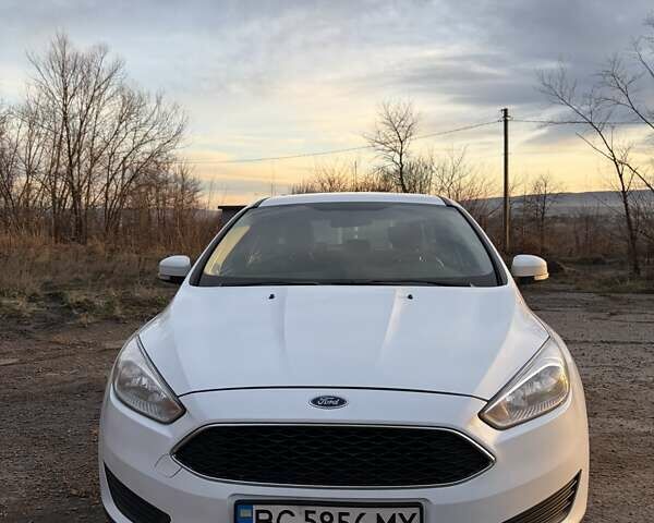 Белый Форд Фокус, объемом двигателя 1 л и пробегом 150 тыс. км за 7500 $, фото 5 на Automoto.ua