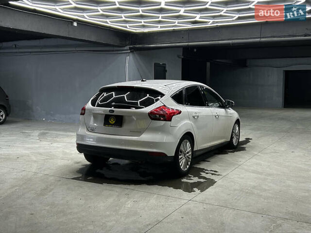 Білий Форд Фокус, об'ємом двигуна 2 л та пробігом 177 тис. км за 8700 $, фото 6 на Automoto.ua