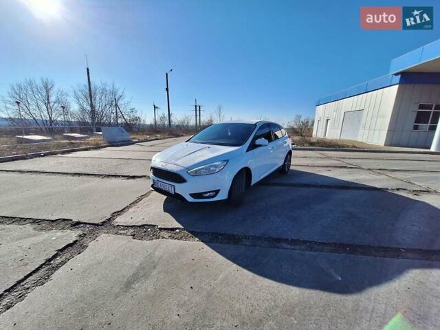 Білий Форд Фокус, об'ємом двигуна 1 л та пробігом 98 тис. км за 9600 $, фото 1 на Automoto.ua