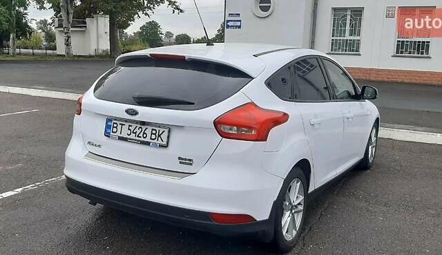 Белый Форд Фокус, объемом двигателя 1 л и пробегом 100 тыс. км за 8500 $, фото 2 на Automoto.ua