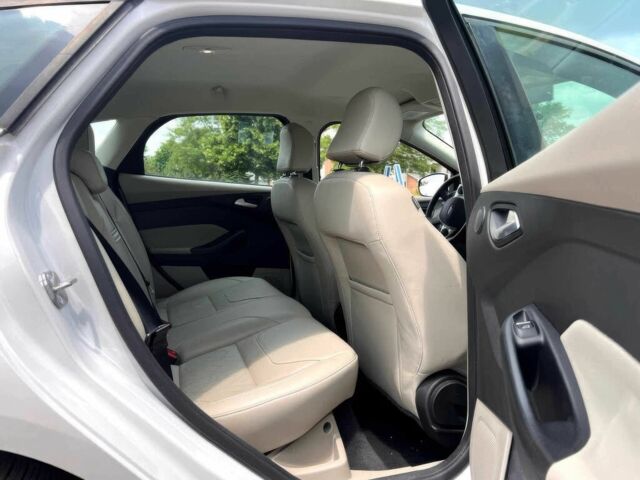 Белый Форд Фокус, объемом двигателя 0 л и пробегом 70 тыс. км за 2500 $, фото 8 на Automoto.ua