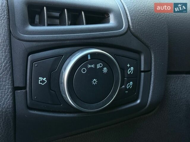 Белый Форд Фокус, объемом двигателя 2 л и пробегом 143 тыс. км за 9499 $, фото 24 на Automoto.ua