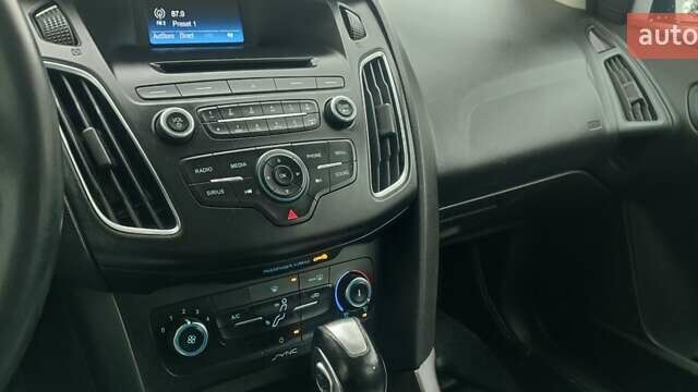 Білий Форд Фокус, об'ємом двигуна 2 л та пробігом 162 тис. км за 8999 $, фото 9 на Automoto.ua