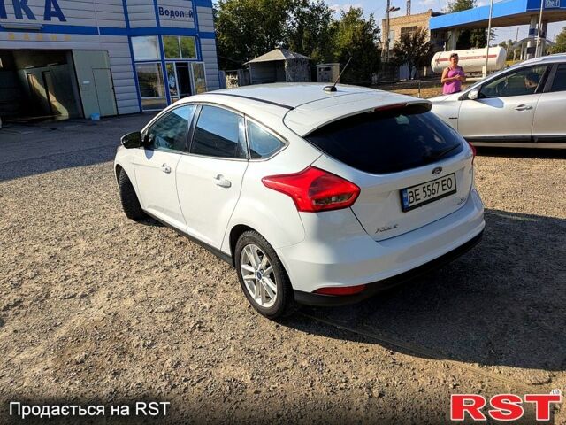 Белый Форд Фокус, объемом двигателя 2 л и пробегом 72 тыс. км за 9500 $, фото 4 на Automoto.ua