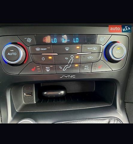 Білий Форд Фокус, об'ємом двигуна 1 л та пробігом 17700 тис. км за 7190 $, фото 7 на Automoto.ua