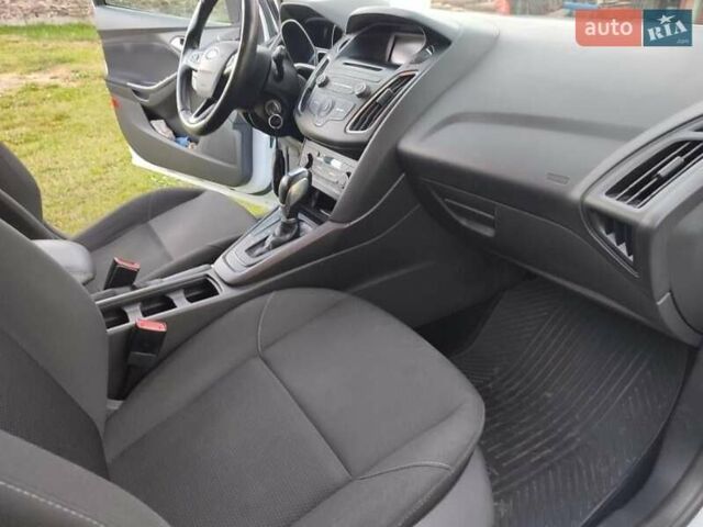 Белый Форд Фокус, объемом двигателя 1 л и пробегом 124 тыс. км за 8100 $, фото 3 на Automoto.ua