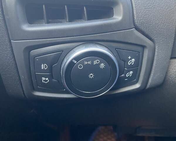 Білий Форд Фокус, об'ємом двигуна 2 л та пробігом 152 тис. км за 16000 $, фото 27 на Automoto.ua