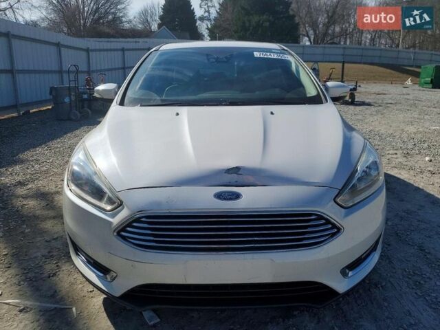 Білий Форд Фокус, об'ємом двигуна 2 л та пробігом 88 тис. км за 650 $, фото 4 на Automoto.ua