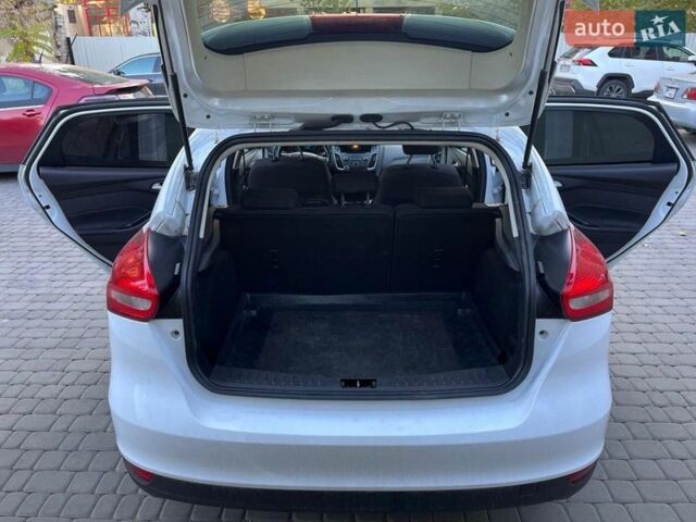 Білий Форд Фокус, об'ємом двигуна 1 л та пробігом 140 тис. км за 6500 $, фото 8 на Automoto.ua