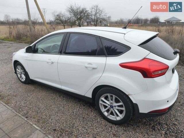 Белый Форд Фокус, объемом двигателя 1 л и пробегом 212 тыс. км за 7000 $, фото 1 на Automoto.ua