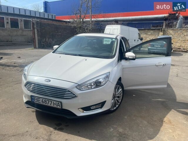 Білий Форд Фокус, об'ємом двигуна 2 л та пробігом 76 тис. км за 10000 $, фото 3 на Automoto.ua