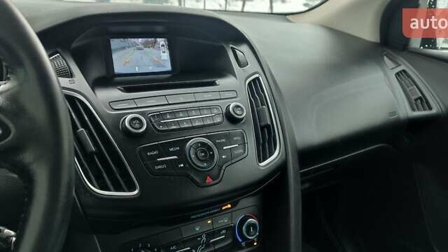 Білий Форд Фокус, об'ємом двигуна 2 л та пробігом 162 тис. км за 8999 $, фото 5 на Automoto.ua