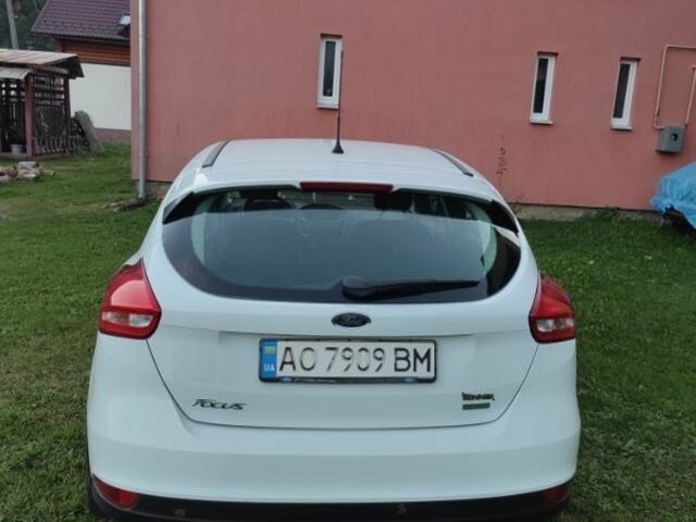 Белый Форд Фокус, объемом двигателя 1 л и пробегом 124 тыс. км за 8100 $, фото 3 на Automoto.ua