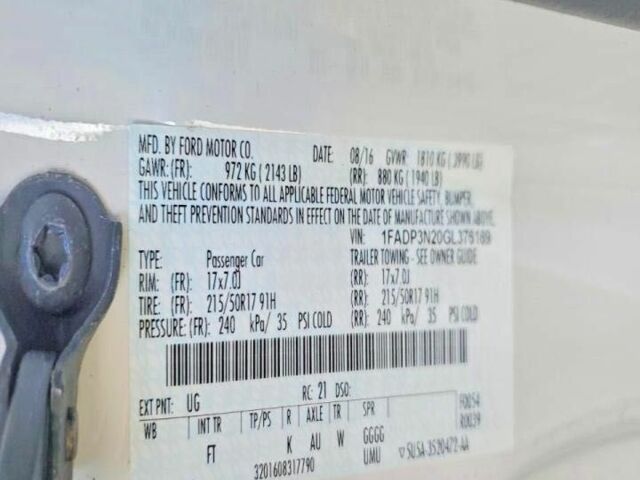 Белый Форд Фокус, объемом двигателя 2 л и пробегом 88 тыс. км за 5000 $, фото 11 на Automoto.ua