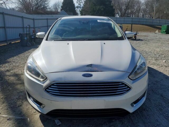 Белый Форд Фокус, объемом двигателя 2 л и пробегом 88 тыс. км за 5000 $, фото 4 на Automoto.ua