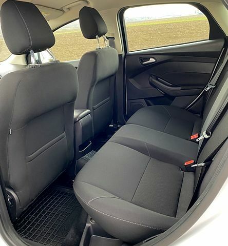 Білий Форд Фокус, об'ємом двигуна 1 л та пробігом 17700 тис. км за 7190 $, фото 9 на Automoto.ua