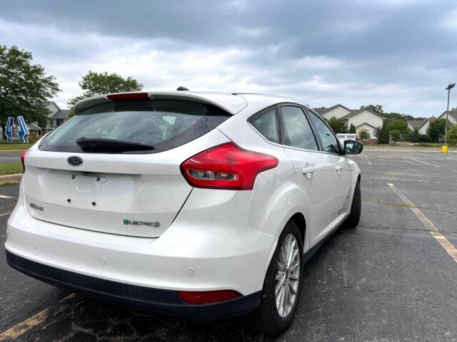 Белый Форд Фокус, объемом двигателя 0 л и пробегом 73 тыс. км за 5900 $, фото 5 на Automoto.ua