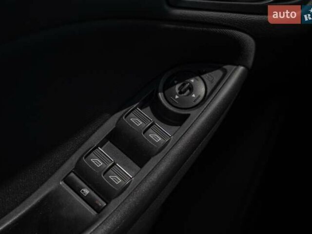 Белый Форд Фокус, объемом двигателя 1 л и пробегом 191 тыс. км за 8700 $, фото 16 на Automoto.ua