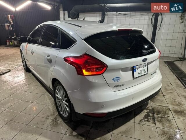 Білий Форд Фокус, об'ємом двигуна 0 л та пробігом 122 тис. км за 8500 $, фото 6 на Automoto.ua