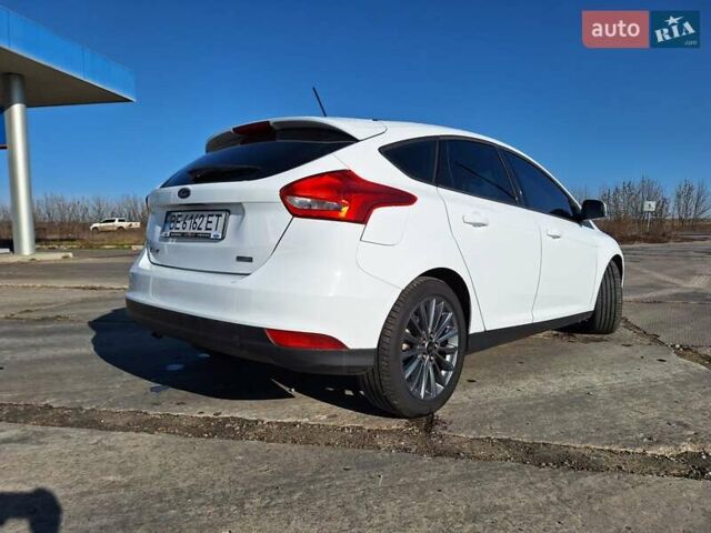 Білий Форд Фокус, об'ємом двигуна 1 л та пробігом 98 тис. км за 9600 $, фото 3 на Automoto.ua