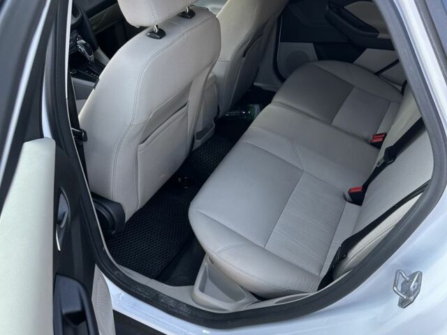 Білий Форд Фокус, об'ємом двигуна 2 л та пробігом 233 тис. км за 6000 $, фото 8 на Automoto.ua