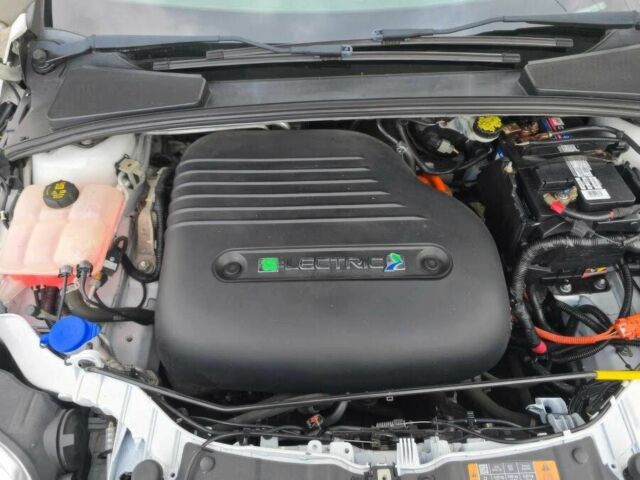 Білий Форд Фокус, об'ємом двигуна 0 л та пробігом 79 тис. км за 2500 $, фото 10 на Automoto.ua