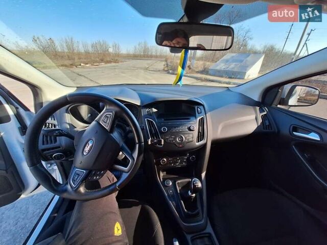 Білий Форд Фокус, об'ємом двигуна 1 л та пробігом 98 тис. км за 9600 $, фото 12 на Automoto.ua
