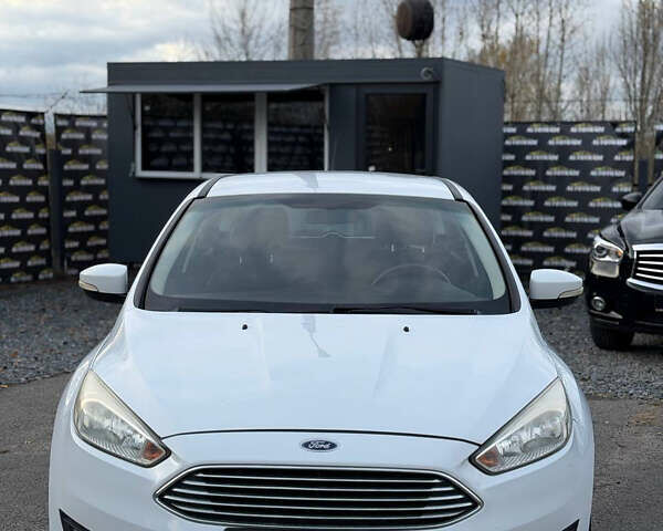 Форд Фокус 2016 в Киеве на Automoto.ua Белый Форд Фокус, объемом двигателя 2 л и пробегом 165 тыс. км за 6750 $, фото 1 на Automoto.ua