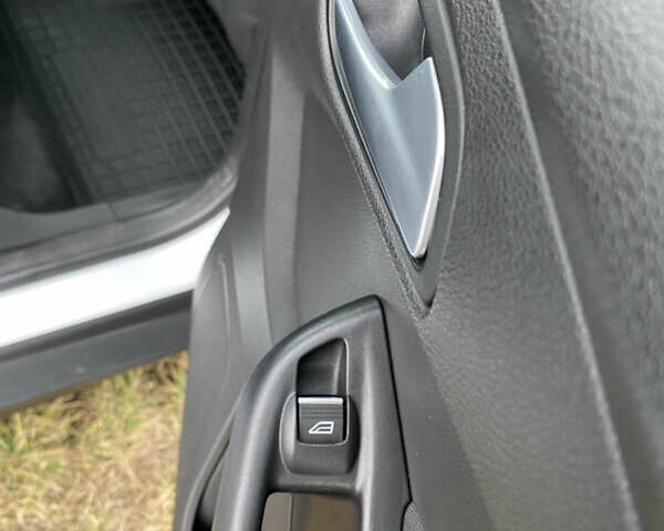 Білий Форд Фокус, об'ємом двигуна 1 л та пробігом 177 тис. км за 10100 $, фото 36 на Automoto.ua