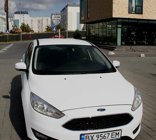 Белый Форд Фокус, объемом двигателя 1 л и пробегом 115 тыс. км за 9000 $, фото 7 на Automoto.ua