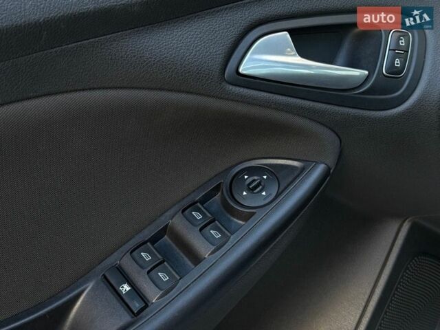 Белый Форд Фокус, объемом двигателя 2 л и пробегом 143 тыс. км за 9499 $, фото 23 на Automoto.ua