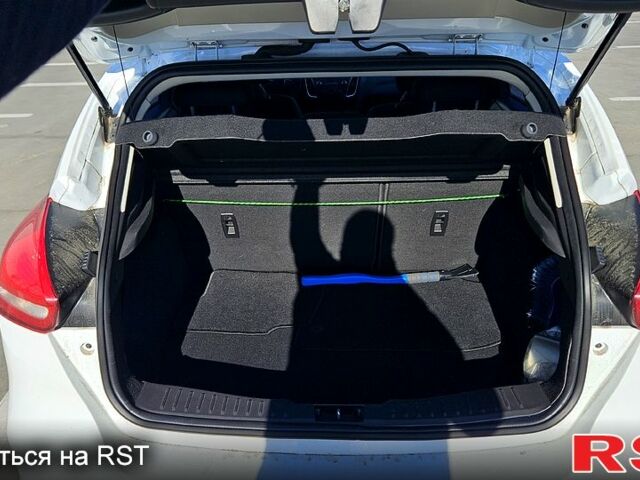 Белый Форд Фокус, объемом двигателя 16 л и пробегом 154 тыс. км за 8900 $, фото 9 на Automoto.ua