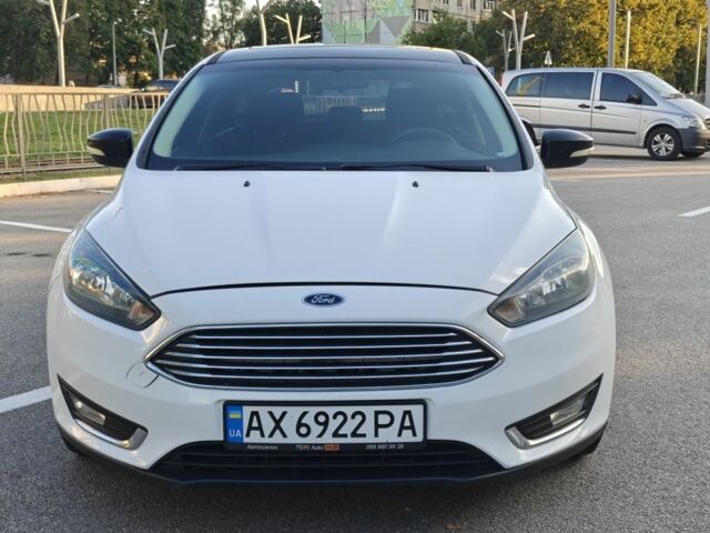 Білий Форд Фокус, об'ємом двигуна 2 л та пробігом 200 тис. км за 6828 $, фото 2 на Automoto.ua