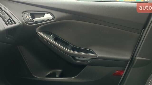 Білий Форд Фокус, об'ємом двигуна 2 л та пробігом 162 тис. км за 8999 $, фото 10 на Automoto.ua