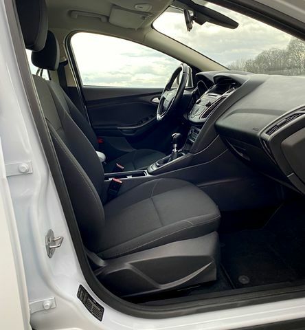 Білий Форд Фокус, об'ємом двигуна 1 л та пробігом 17700 тис. км за 7190 $, фото 12 на Automoto.ua