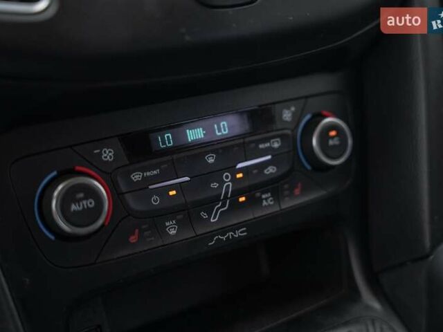 Белый Форд Фокус, объемом двигателя 1 л и пробегом 191 тыс. км за 8700 $, фото 24 на Automoto.ua