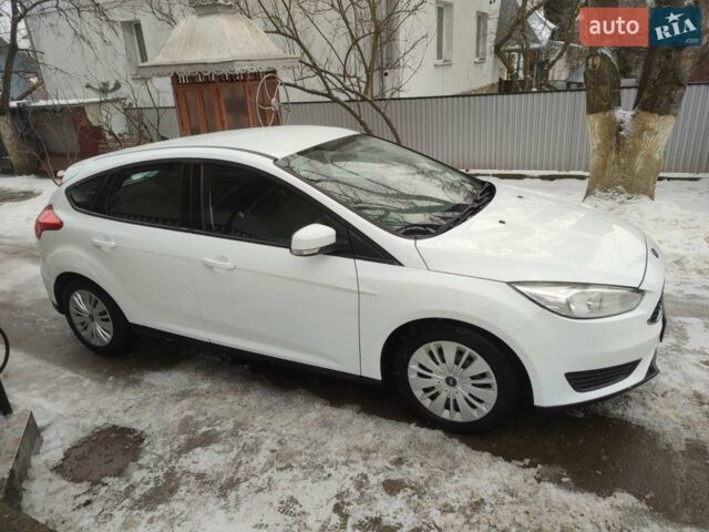 Белый Форд Фокус, объемом двигателя 1 л и пробегом 132 тыс. км за 4900 $, фото 1 на Automoto.ua