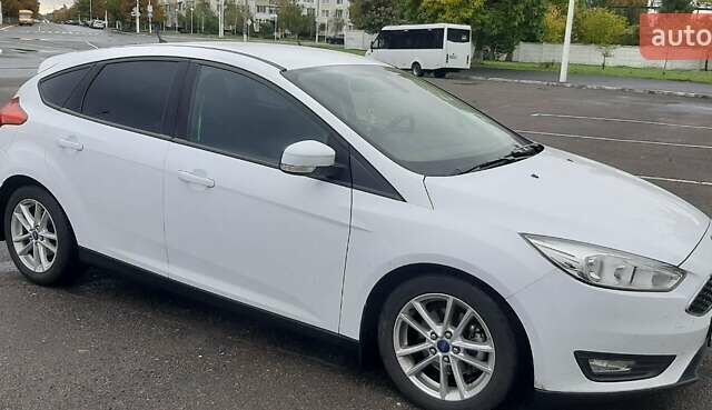 Белый Форд Фокус, объемом двигателя 1 л и пробегом 100 тыс. км за 8500 $, фото 5 на Automoto.ua