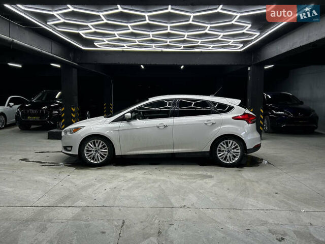 Білий Форд Фокус, об'ємом двигуна 2 л та пробігом 177 тис. км за 8700 $, фото 3 на Automoto.ua