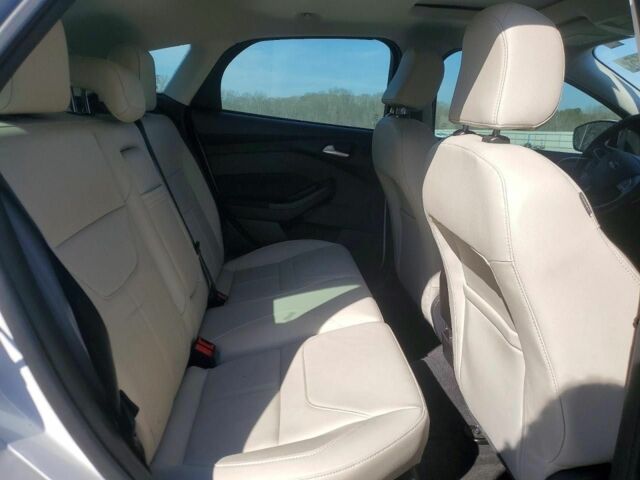 Белый Форд Фокус, объемом двигателя 2 л и пробегом 88 тыс. км за 5000 $, фото 9 на Automoto.ua