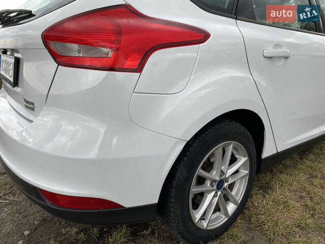 Білий Форд Фокус, об'ємом двигуна 1 л та пробігом 177 тис. км за 10100 $, фото 29 на Automoto.ua