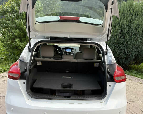 Белый Форд Фокус, объемом двигателя 0 л и пробегом 68 тыс. км за 10200 $, фото 4 на Automoto.ua